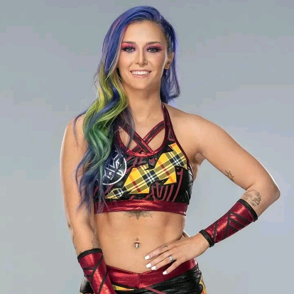 Tegan Nox on her “severe lack of bookings”