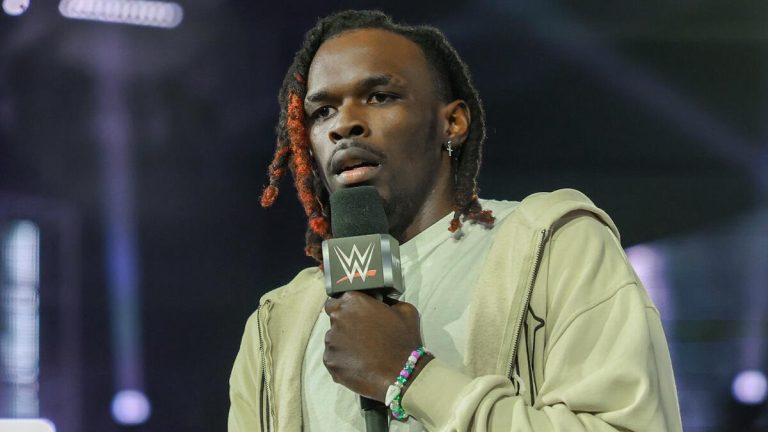 Lynch and Rollins jokingly adopt Je’Von Evans backstage at Royal Rumble (video)