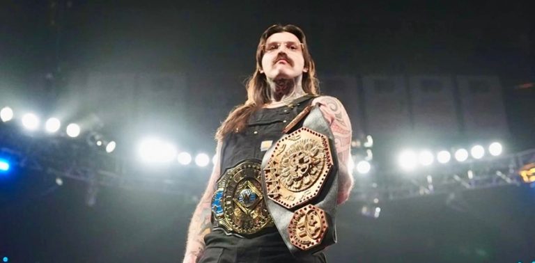 Dominik Mysterio returns to Raw with huge pop (video)